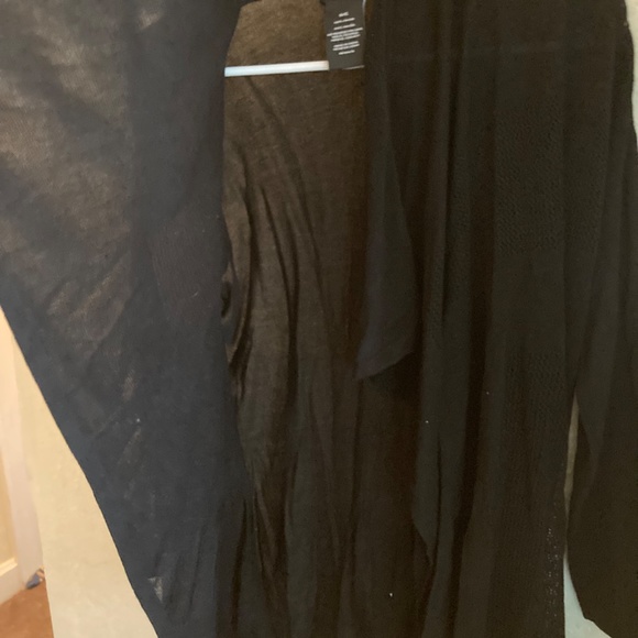 Black Flowy Open Cardigan - Picture 3 of 3